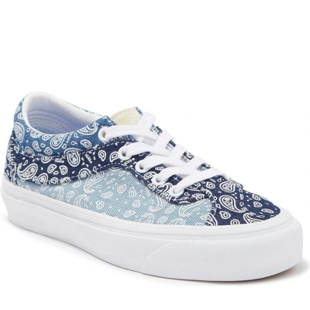 ✨SALE✨ EUC Vans Bandana print sneakers ✨SALE✨ - Picture 1 of 9